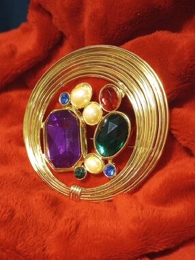 Rhinestone and Pearls Brooch